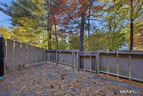 11 Sutton Place Bloomfield CT 06002
