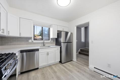 11 Sutton Place Bloomfield CT 06002