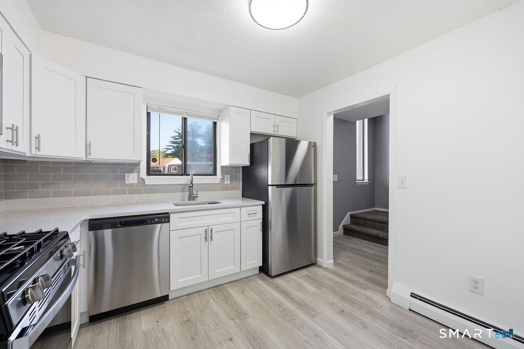 11 Sutton Place Bloomfield CT 06002