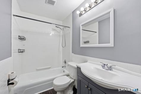 11 Sutton Place Bloomfield CT 06002