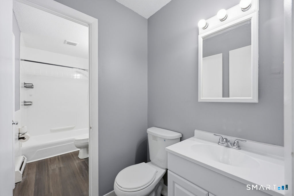 11 Sutton Place Bloomfield CT 06002