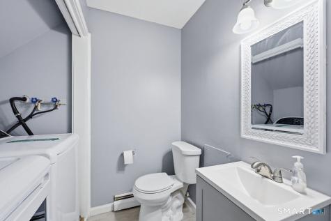 11 Sutton Place Bloomfield CT 06002