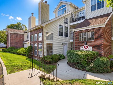 84 Carriage Crossing Lane Middletown CT 06457
