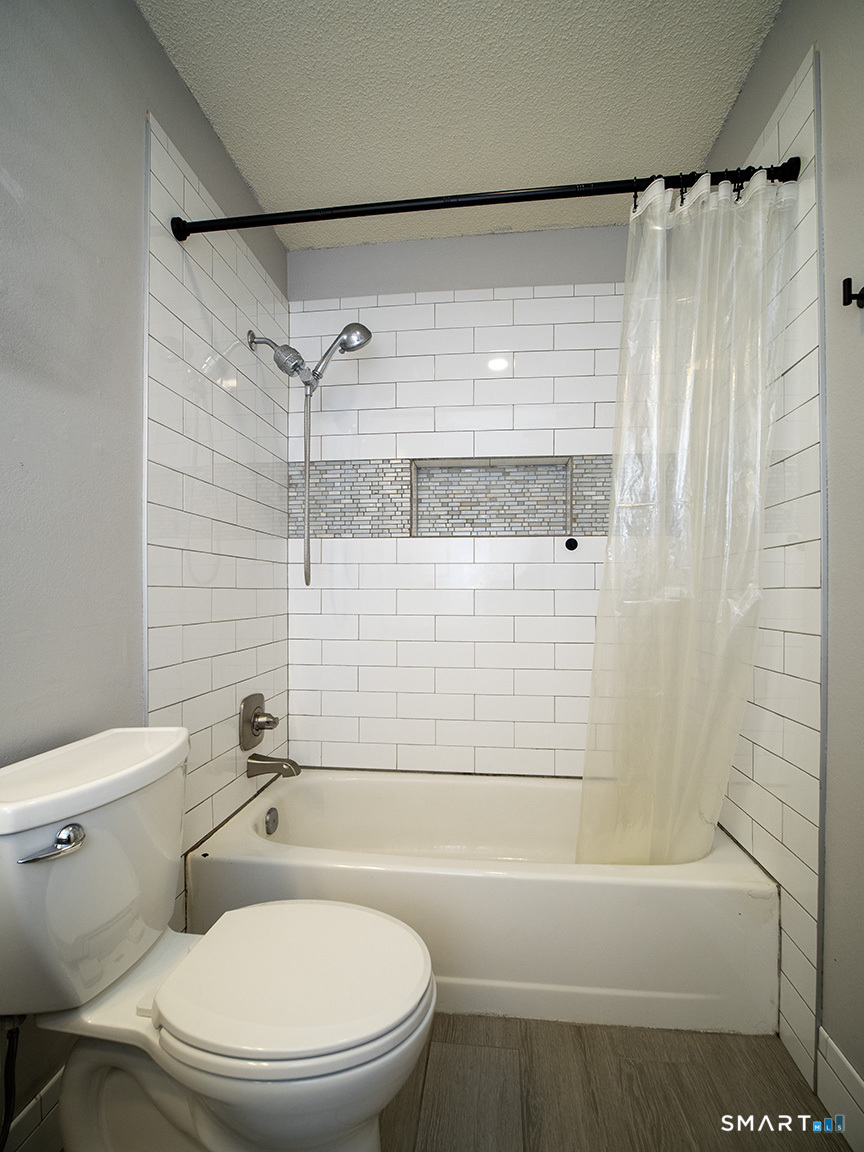 13 Carriage Crossing Lane Middletown CT 06457