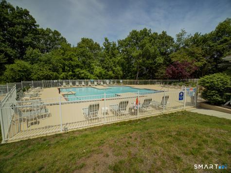13 Carriage Crossing Lane Middletown CT 06457