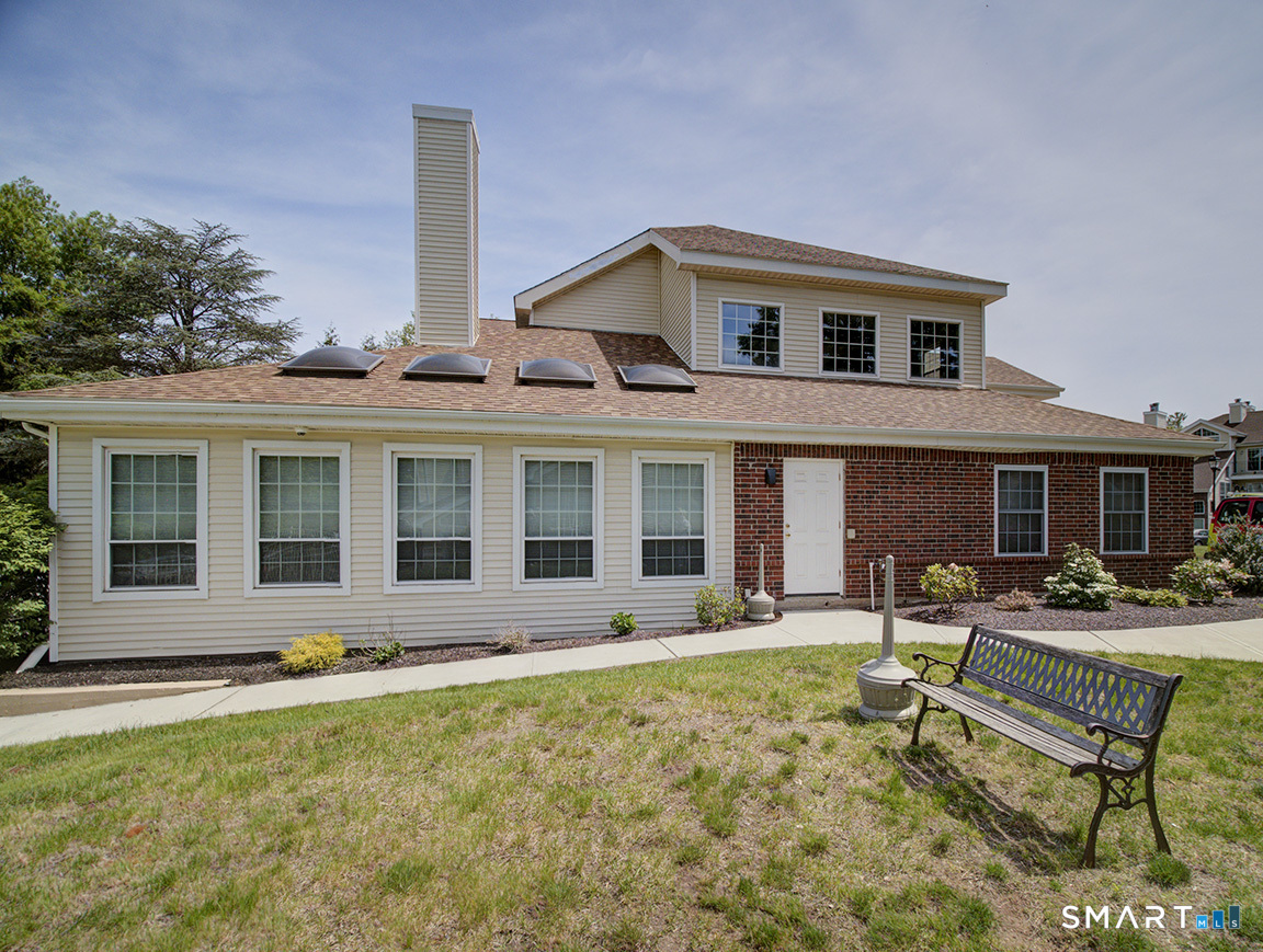 13 Carriage Crossing Lane Middletown CT 06457