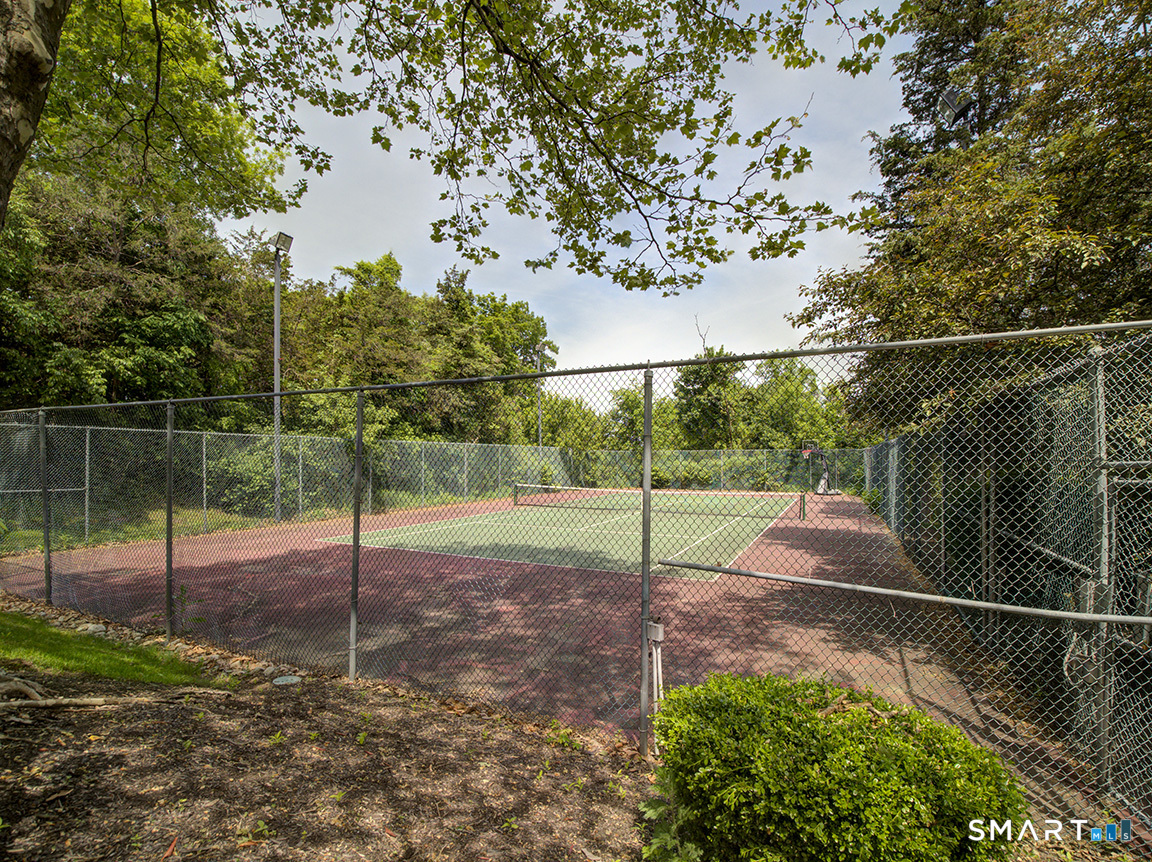 13 Carriage Crossing Lane Middletown CT 06457