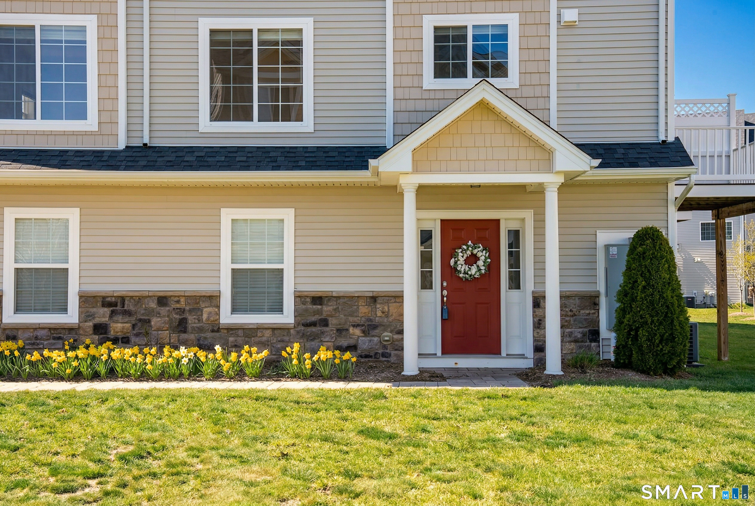 42 Lexie Lane South Windsor CT 06074