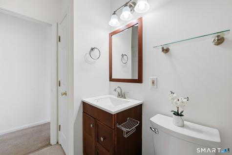 10 Jamie Lane Manchester CT 06042