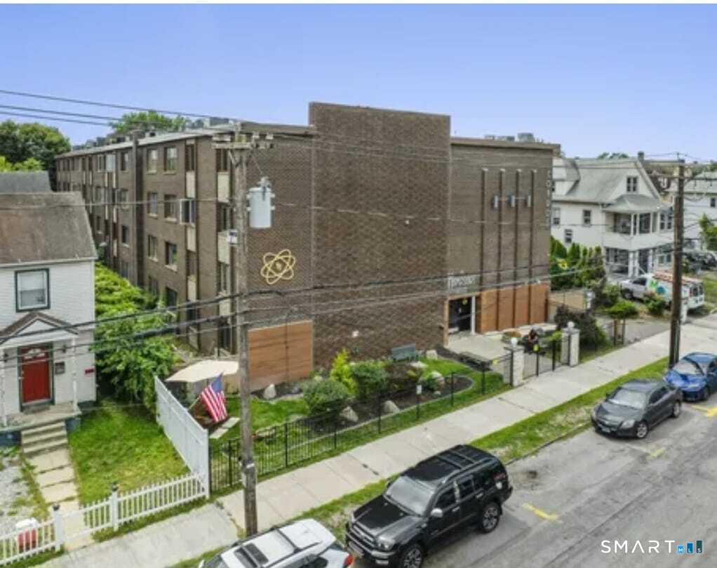 393 Laurel Avenue Bridgeport CT 06605