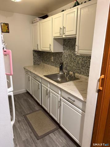 393 Laurel Avenue Bridgeport CT 06605