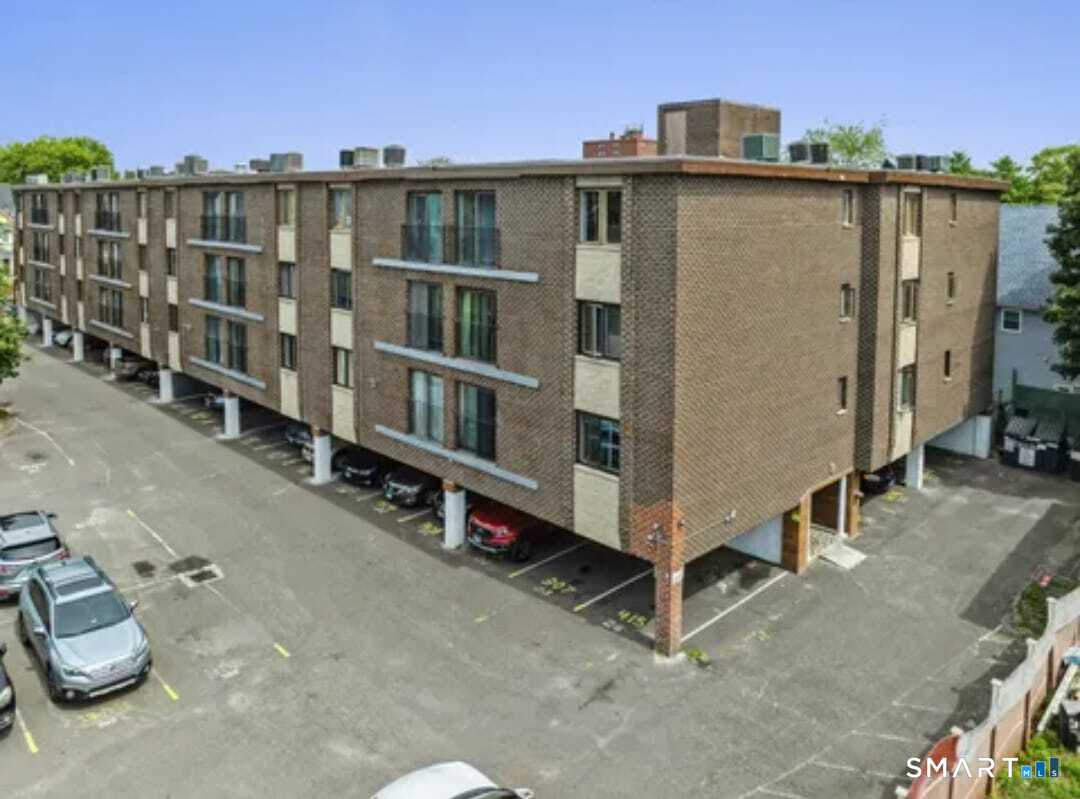 393 Laurel Avenue Bridgeport CT 06605
