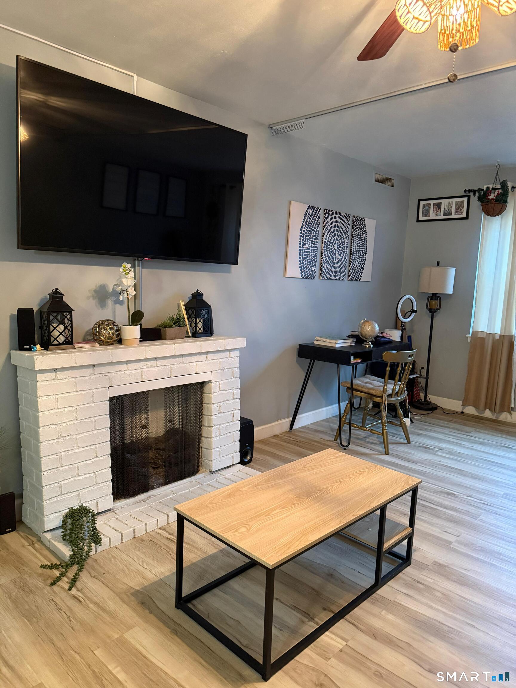 393 Laurel Avenue Bridgeport CT 06605