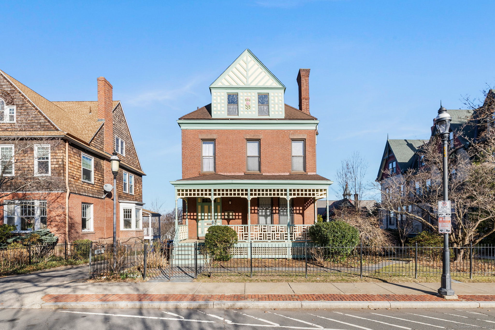 14 Charter Oak Place Hartford CT 06106