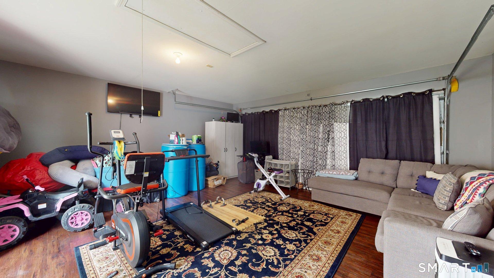 64 Osten Boulevard Hartford CT 06106