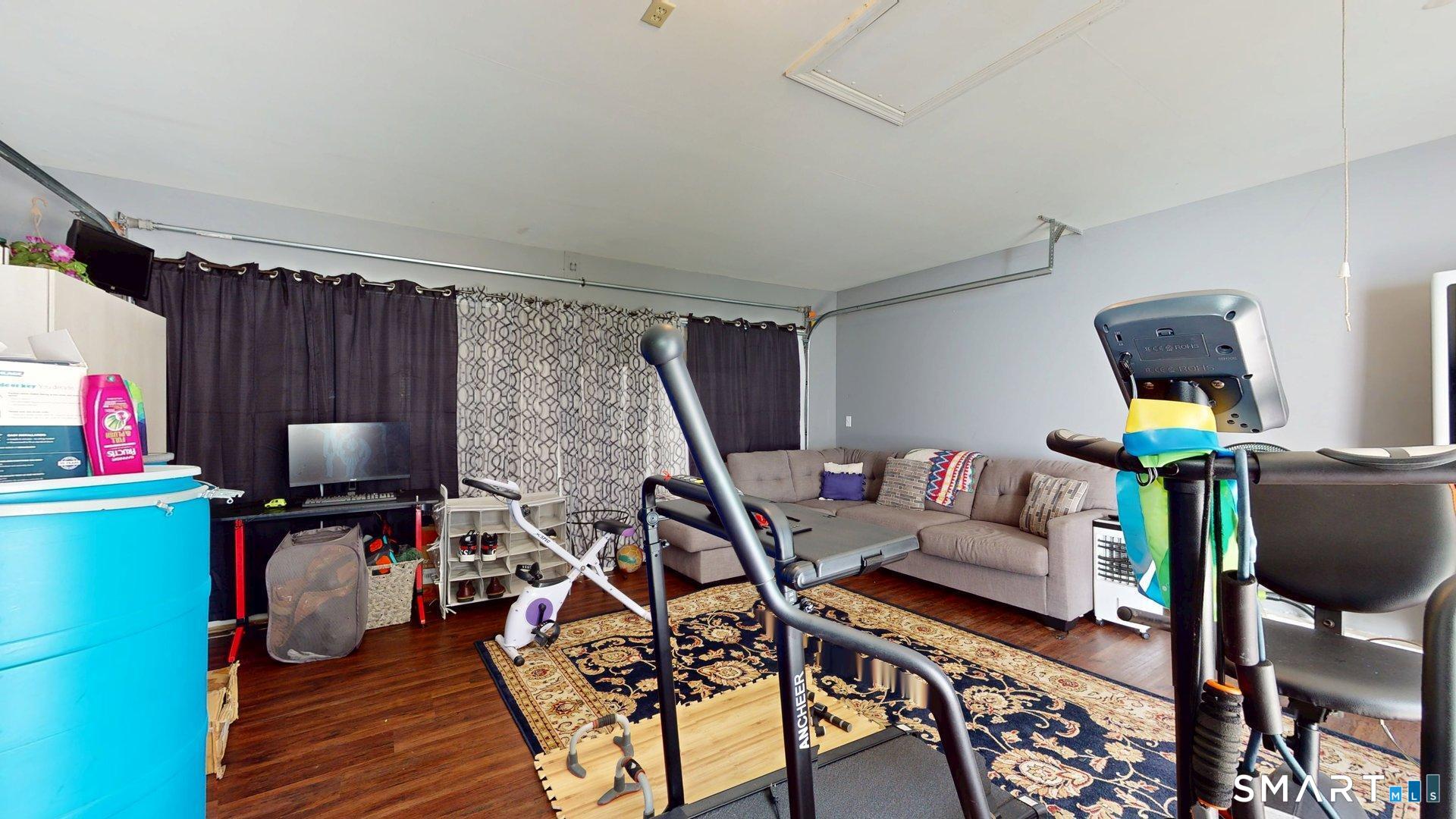 64 Osten Boulevard Hartford CT 06106