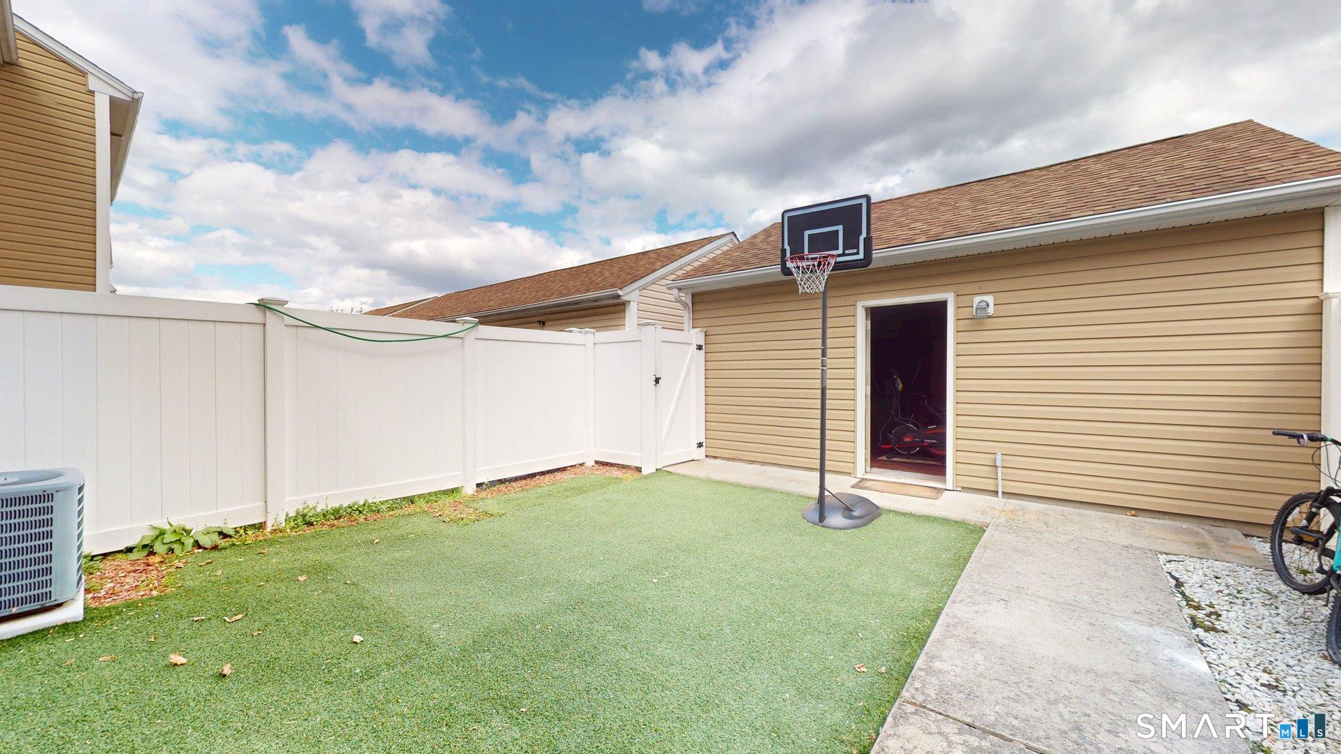 64 Osten Boulevard Hartford CT 06106