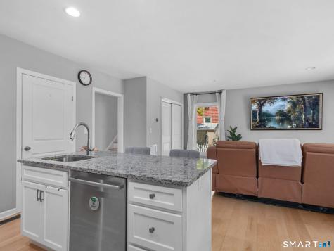 100 Dirienzo Heights Derby CT 06418