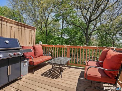 100 Dirienzo Heights Derby CT 06418