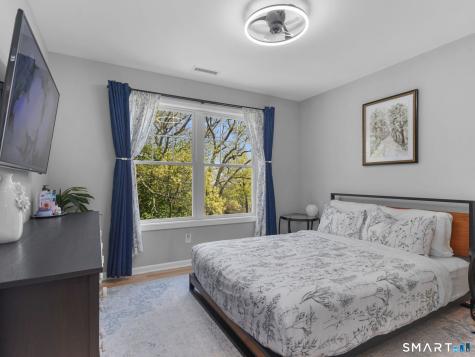 100 Dirienzo Heights Derby CT 06418