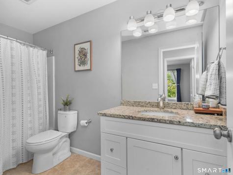 100 Dirienzo Heights Derby CT 06418