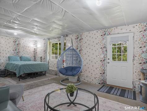 100 Dirienzo Heights Derby CT 06418