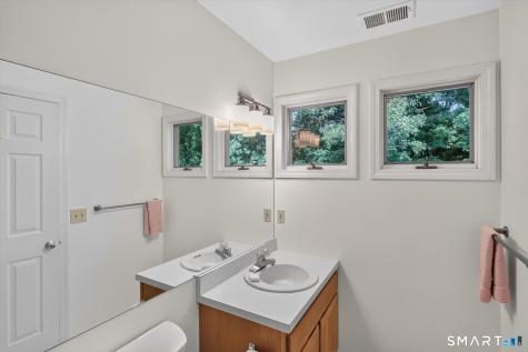 5 Riverwalk Drive Simsbury CT 06070