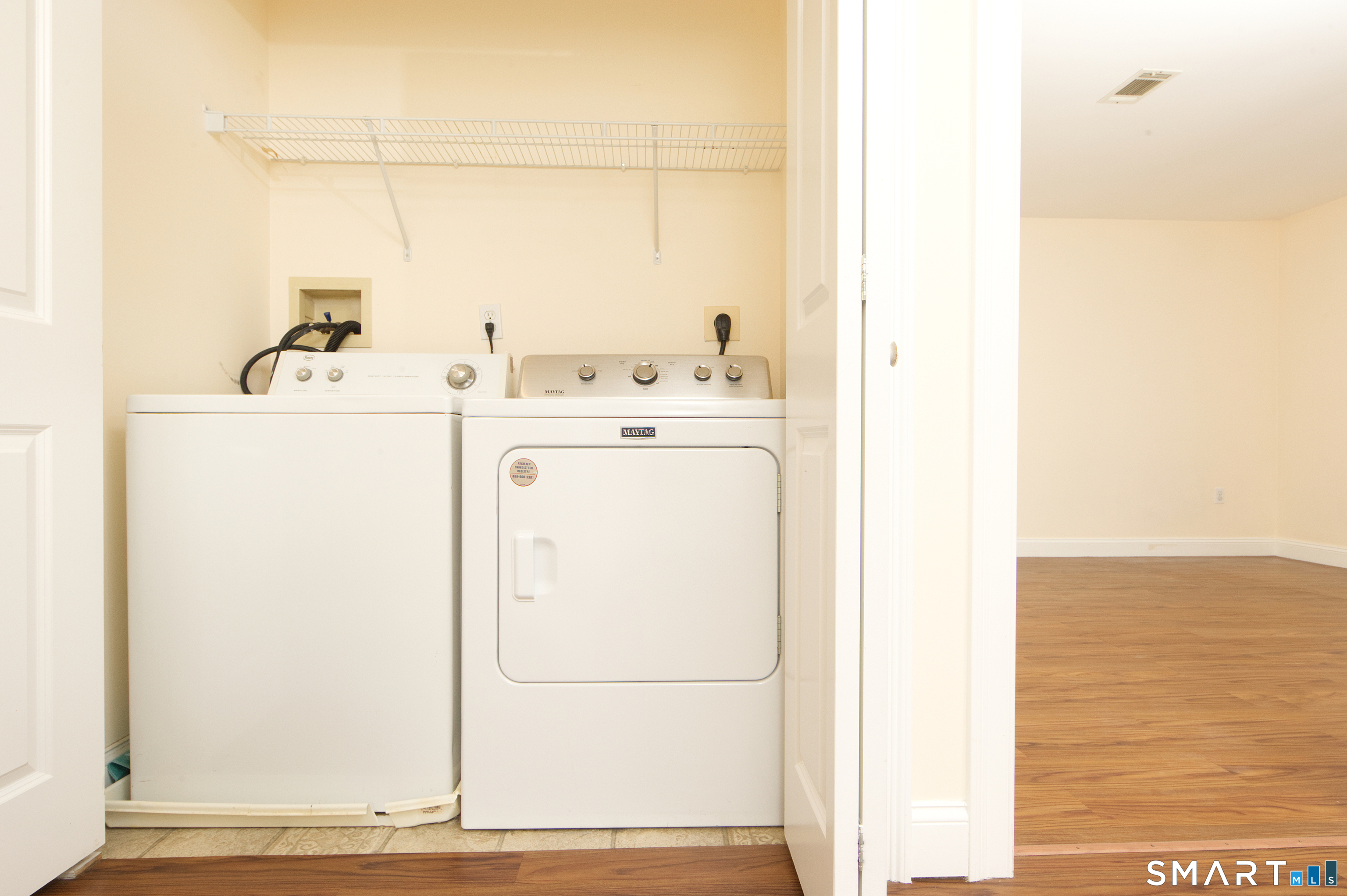 15 Greenwich Lane Avon CT 06001