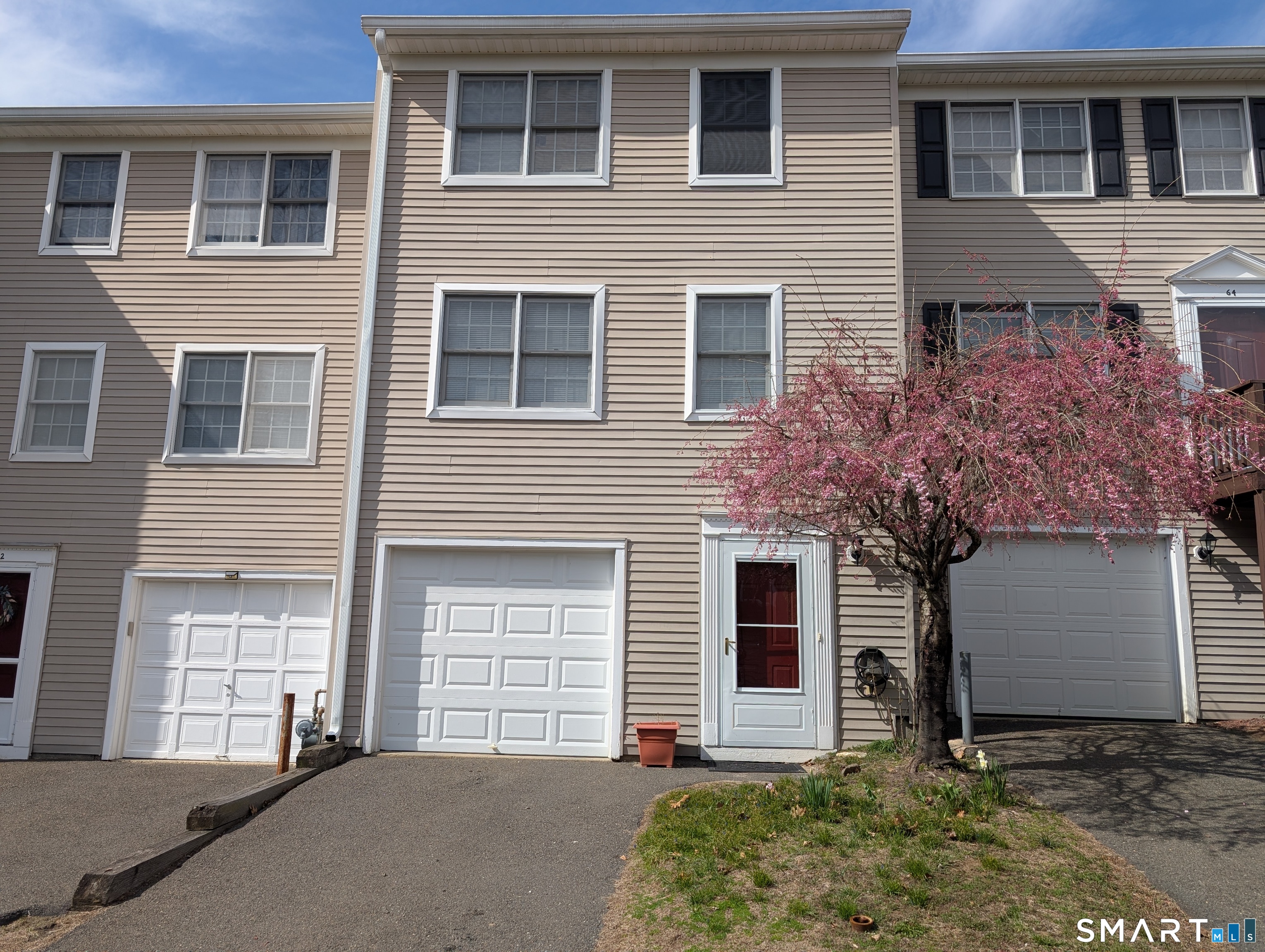 63 Summit Commons Derby CT 06418