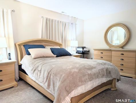 63 Summit Commons Derby CT 06418