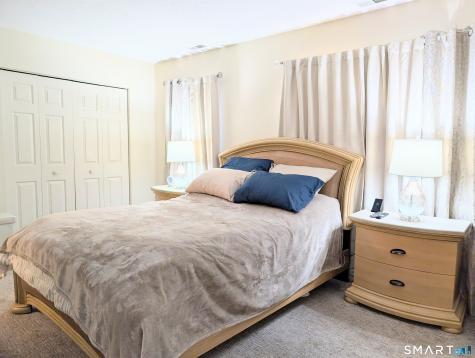 63 Summit Commons Derby CT 06418