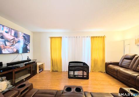 63 Summit Commons Derby CT 06418