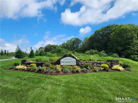 20 Lombard Circle North Haven CT 06473