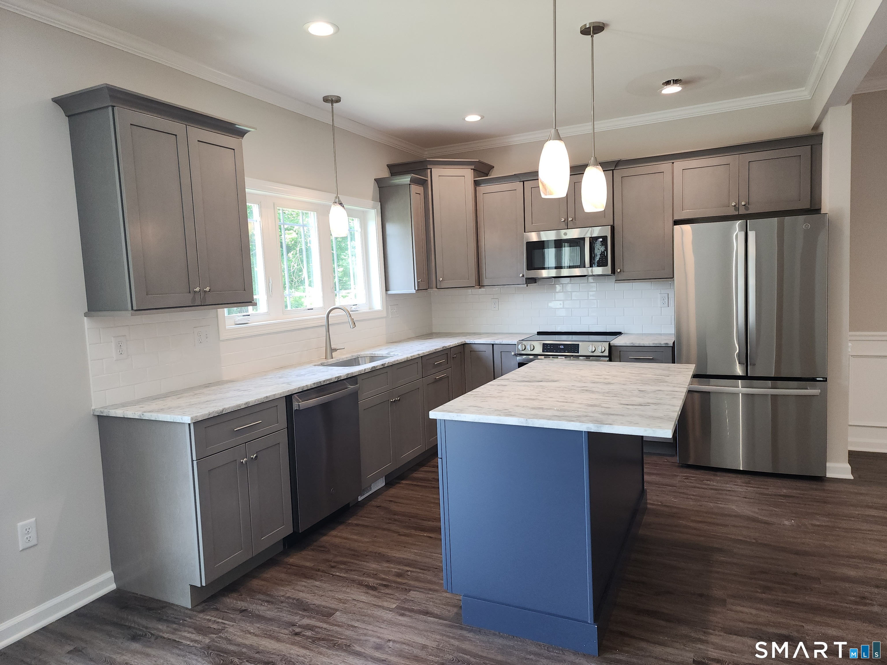 20 Lombard Circle North Haven CT 06473