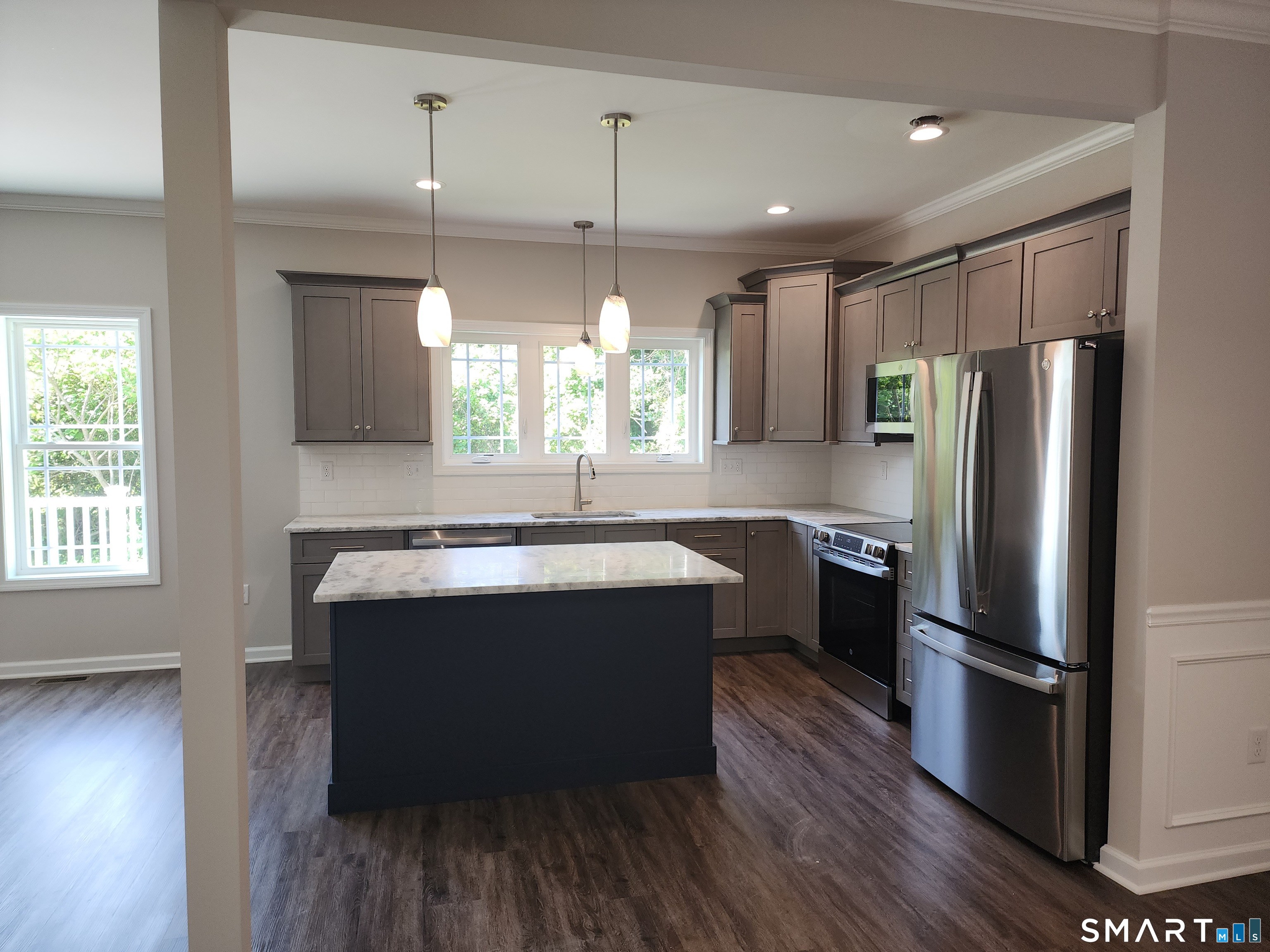 20 Lombard Circle North Haven CT 06473