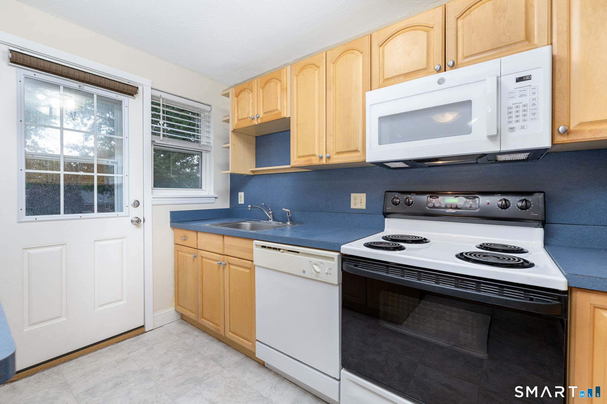 47 Arnold Way West Hartford CT 06119