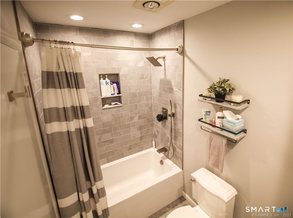 318 Sunrise Hill Lane Norwalk CT 06851