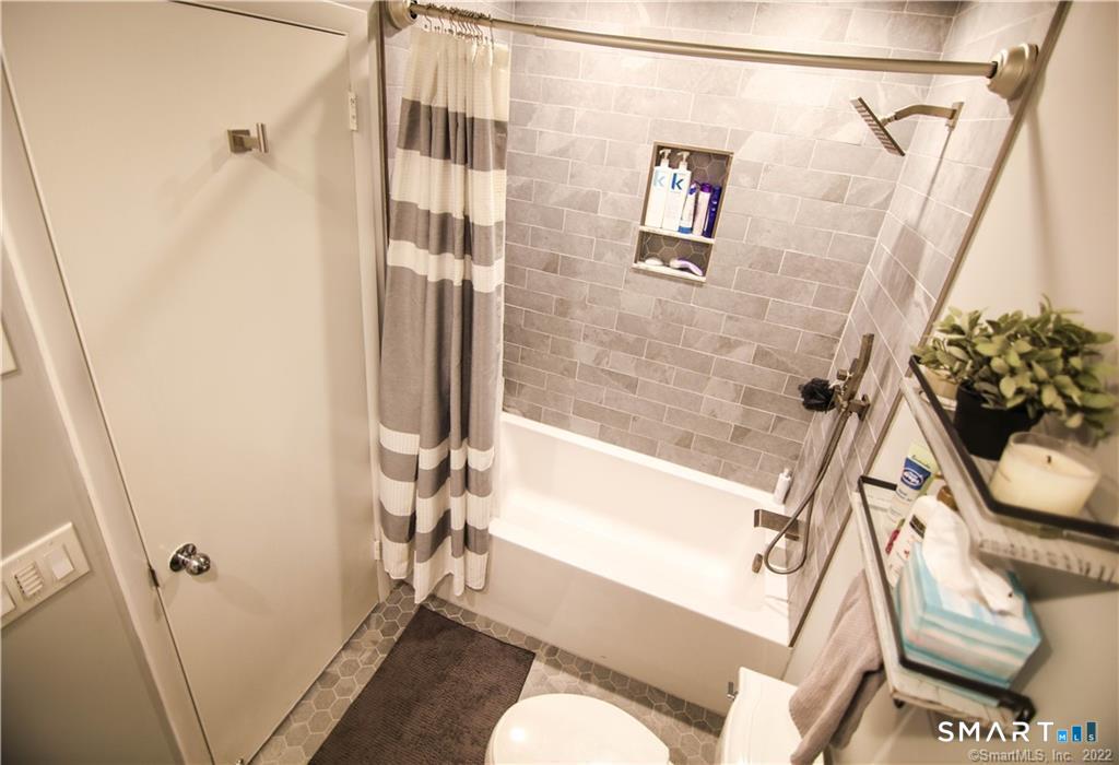 318 Sunrise Hill Lane Norwalk CT 06851