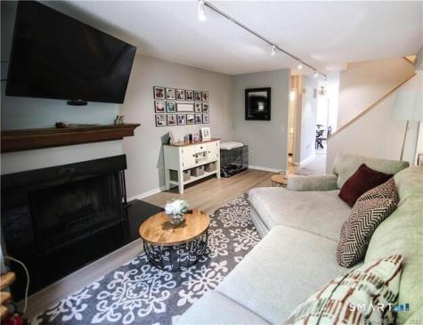 318 Sunrise Hill Lane Norwalk CT 06851