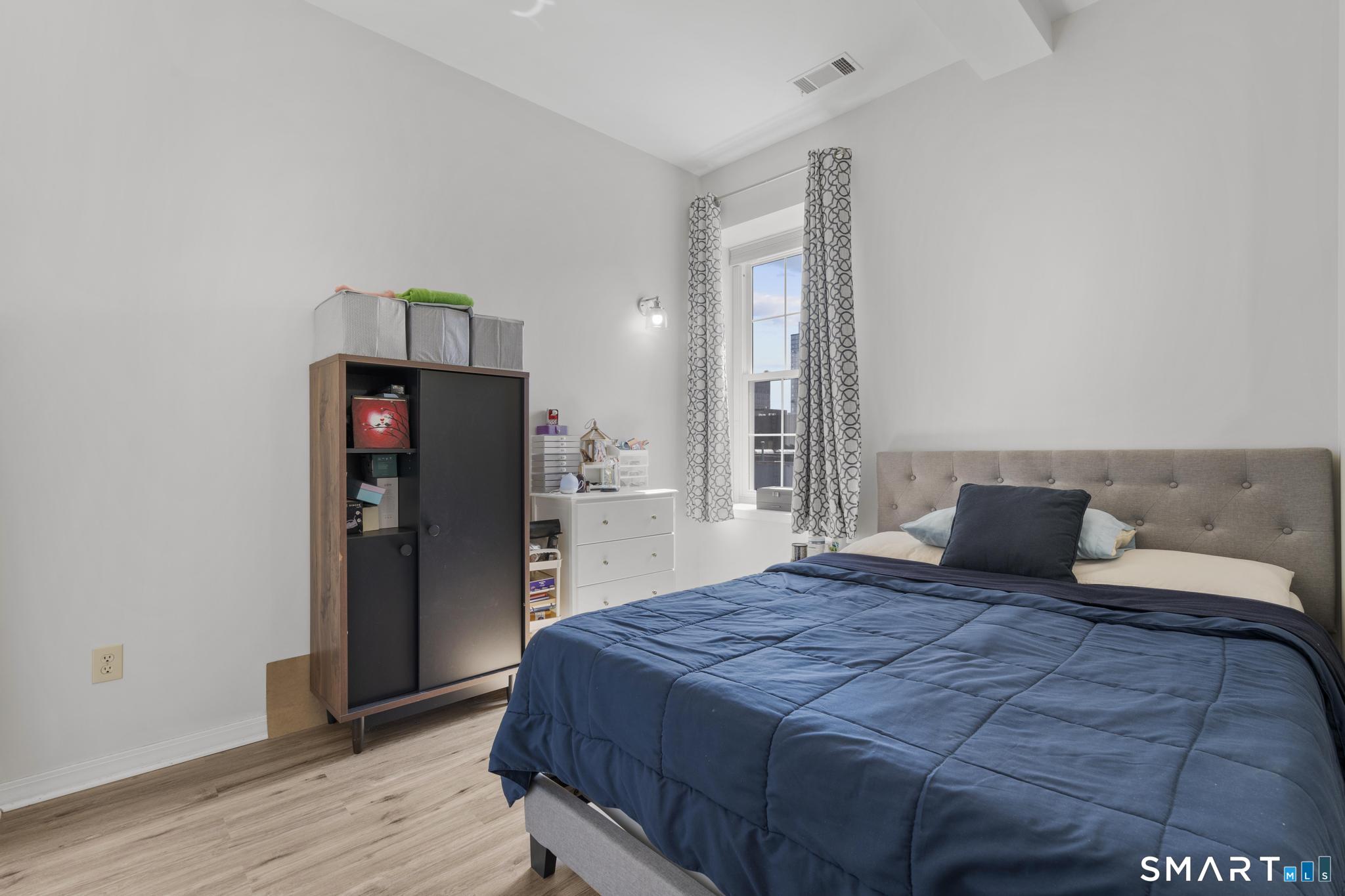 196 Crown Street New Haven CT 06511