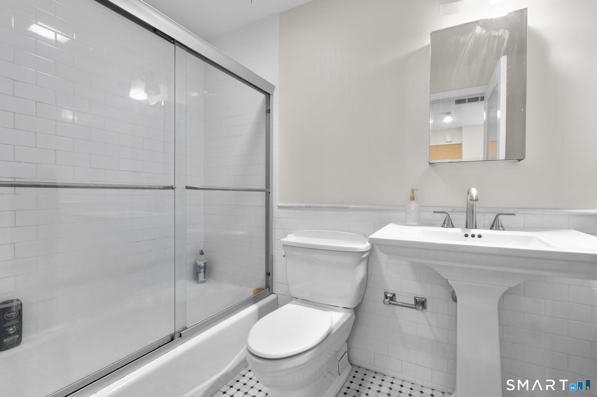 196 Crown Street New Haven CT 06511