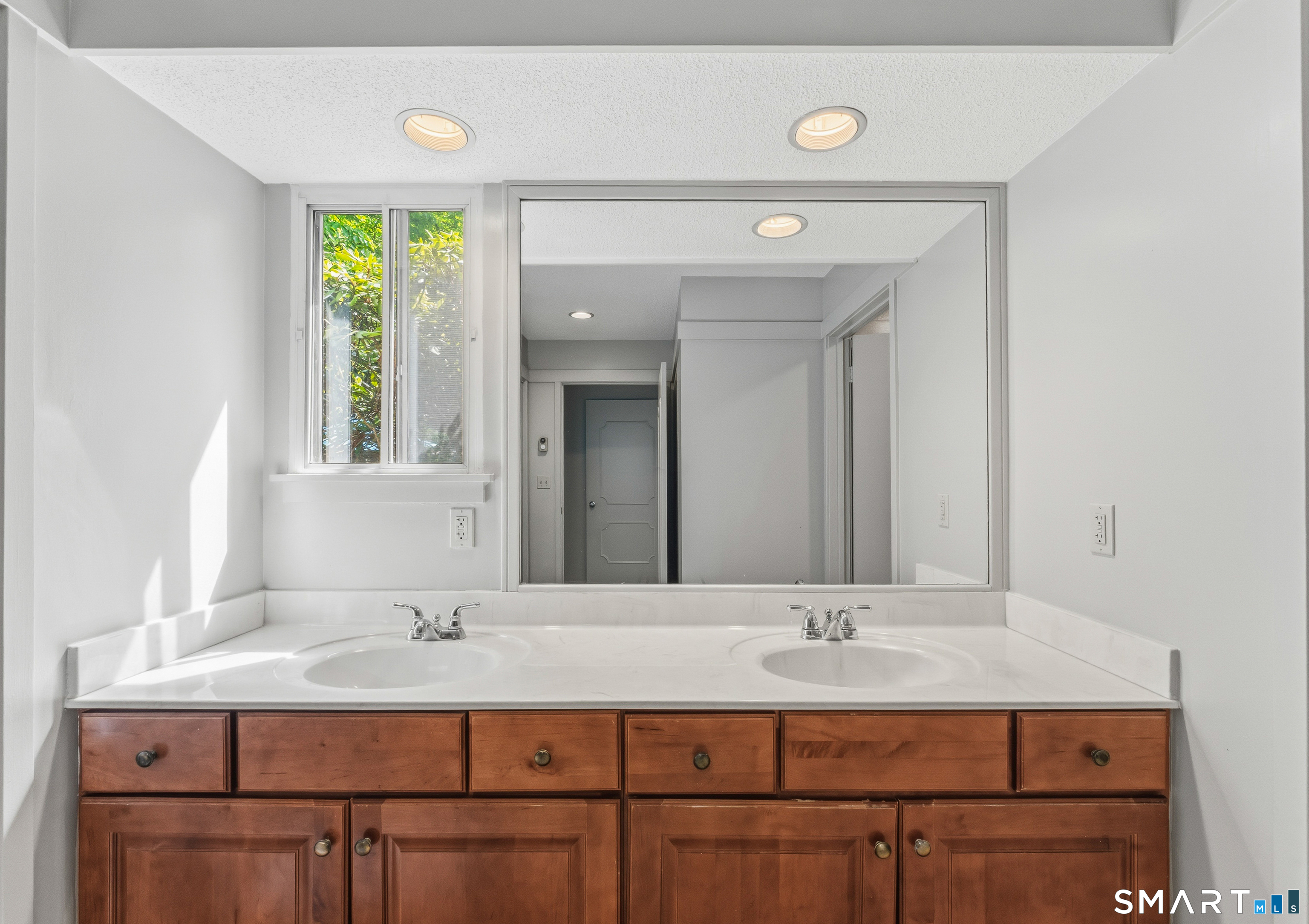 471 Heritage Village Southbury CT 06488