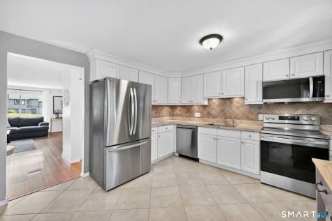 23 Conestoga Way Glastonbury CT 06033