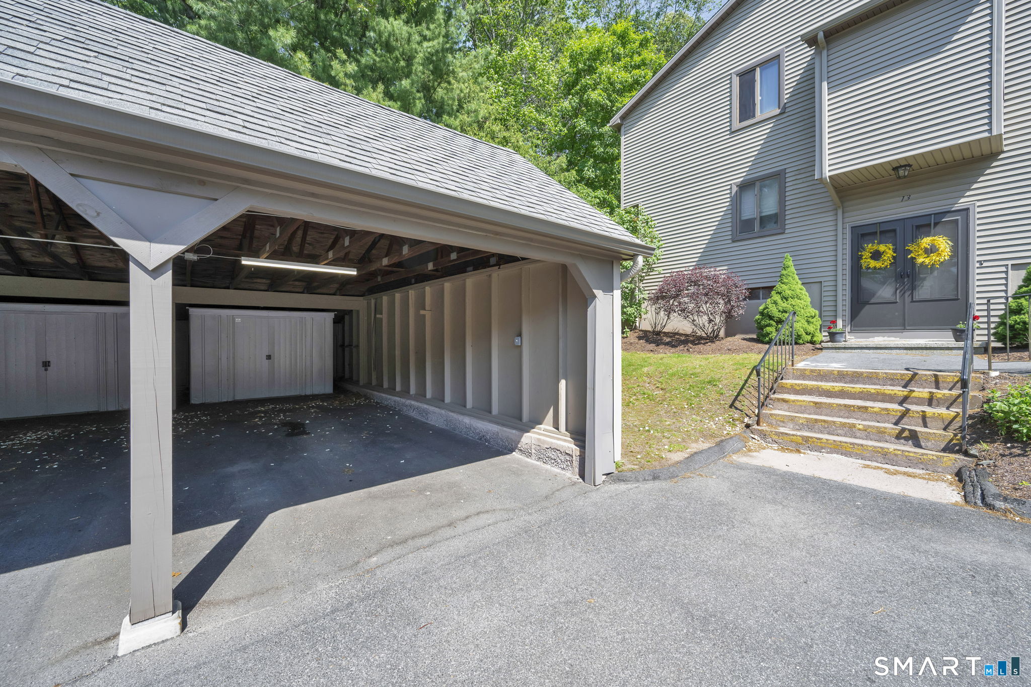 23 Conestoga Way Glastonbury CT 06033