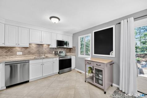 23 Conestoga Way Glastonbury CT 06033