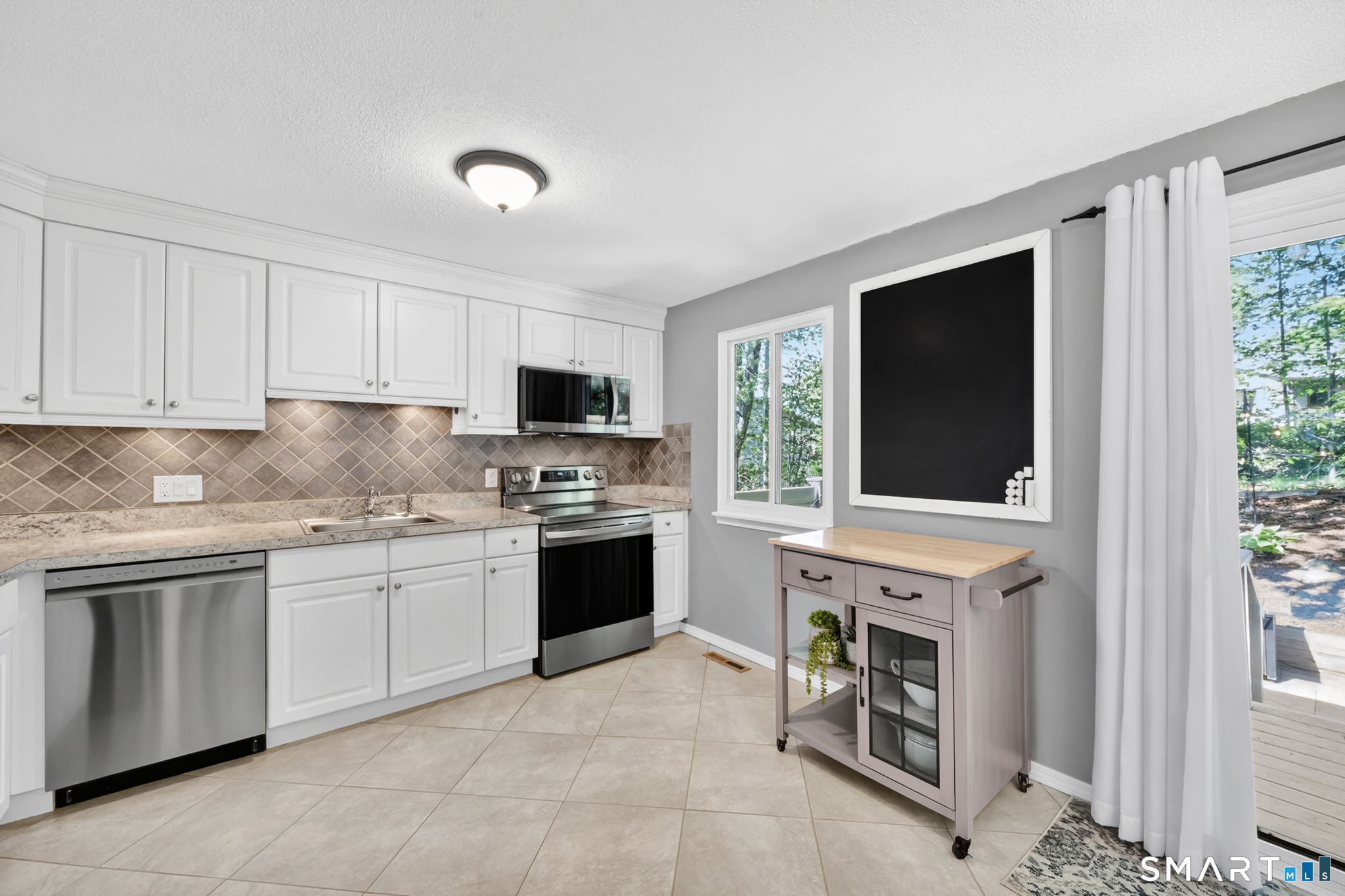 23 Conestoga Way Glastonbury CT 06033