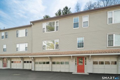 43 Village Walk Wilton CT 06897