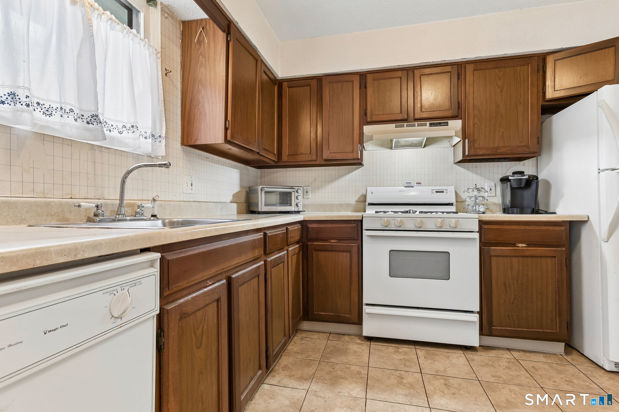 55 Thompson Street East Haven CT 06513