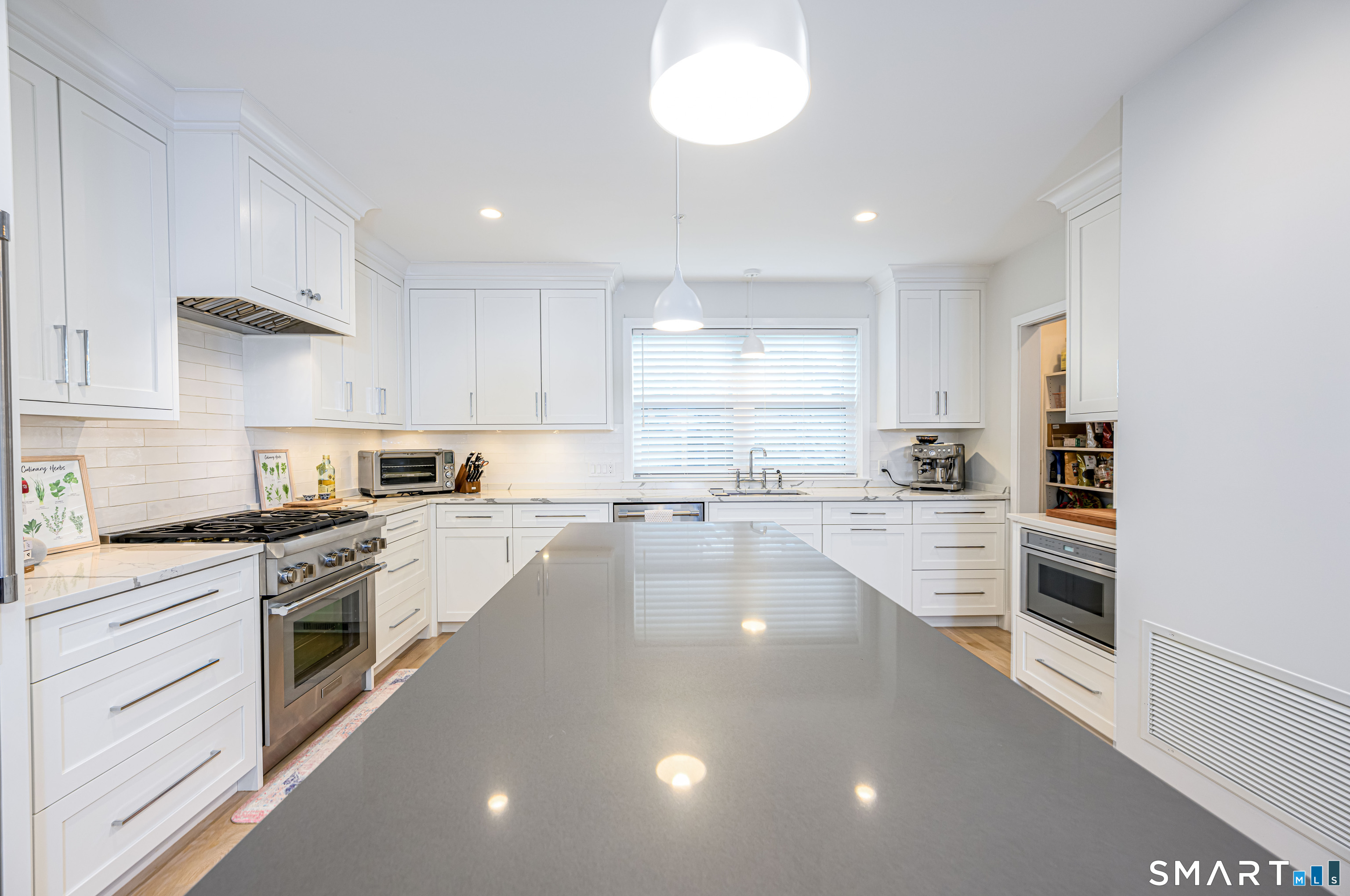 25 Beaumont Street Fairfield CT 06824