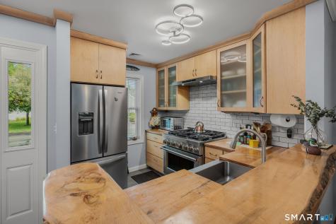 9 Trading Cove Circle Norwich CT 06360